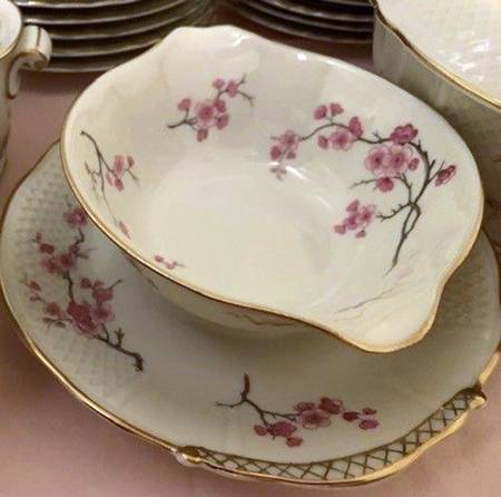 BER311 Gravy Boat with Attached Underplate