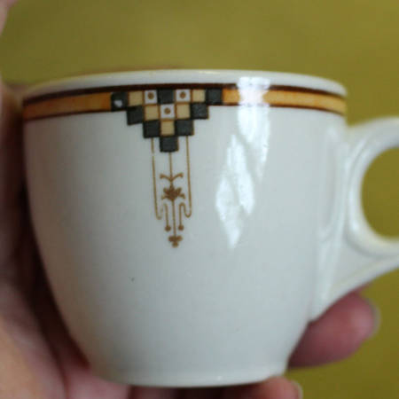 BUF86 by Buffalo Pottery