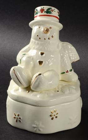 Holly (Gold Trim) Figural Candy Box & Lid