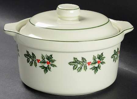 Holly (Gold Trim) 2 Qt Round Covered Casserole