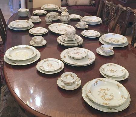 Reine Elizabeth Rim Soup Bowl