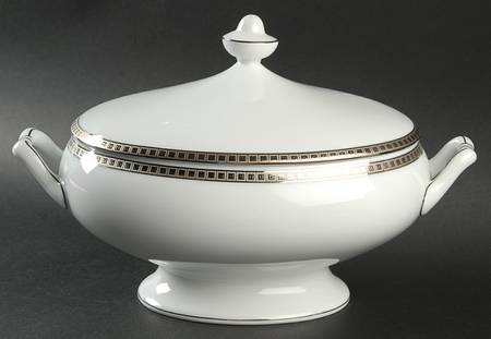 Athena Platinum Oval Tureen & Lid