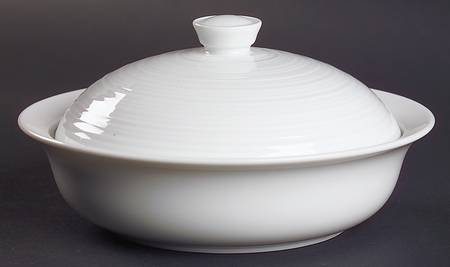 Fusion White Sauce Boat & Lid