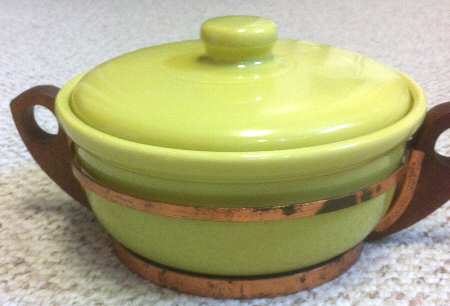 Monterey Moderne-Chartreuse 1 Qt Round Covered Casserole with Metal Stand