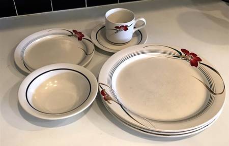 Azalea Flat Cup & Saucer Set