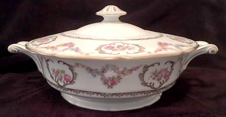 Imperial Rose (Cream Background) Round Covered Vegetable