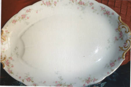BER366 17" Oval Serving Platter