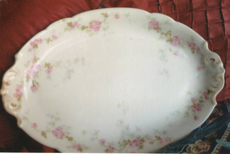 BER366 11" Oval Serving Platter