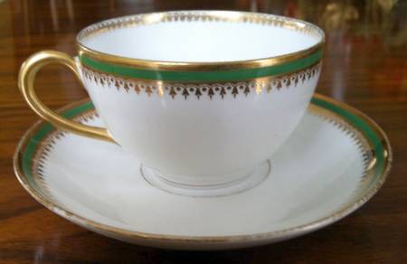 BER380 Footed Cup & Saucer Set