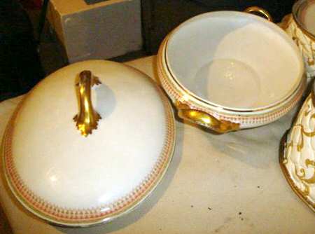 BER381 Round Covered Vegetable