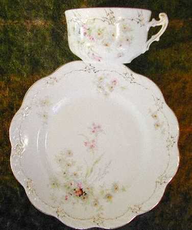 2320 Flat Cup & Saucer Set