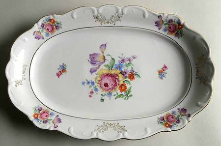 67 14" Oval Serving Platter