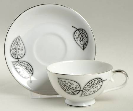 Fashion Footed Cup & Saucer Set