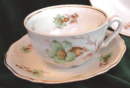 BAV207 Flat Cup & Saucer Set