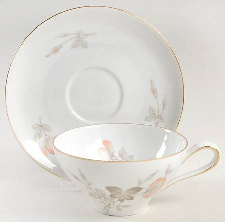 BAV62 Flat Cup & Saucer Set