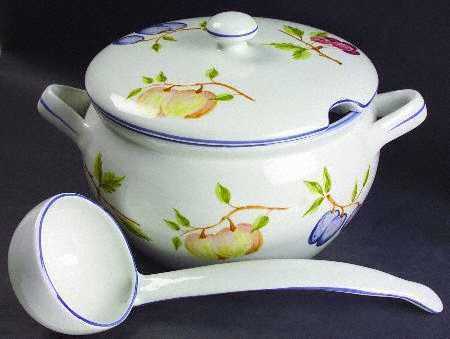 BNA7 Tureen & Lid w/Ladle