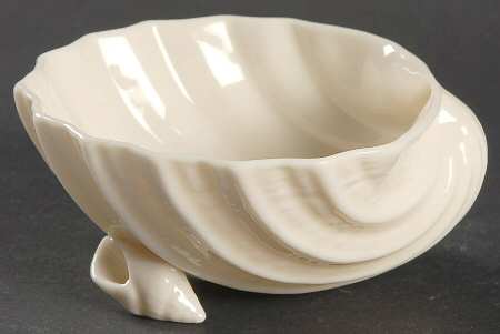 Neptune White Large Shell Shaped Dish
