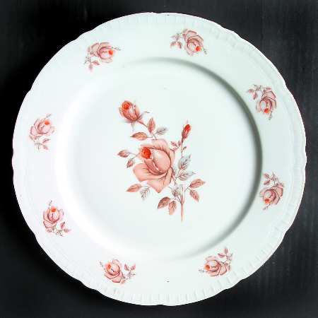 Alpin Rose (Roses Center, Embossed Ribs) by Bohemia Ceramic Works