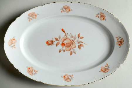 Alpin Rose (Roses Center, Embossed Ribs) 13" Oval Serving Platter