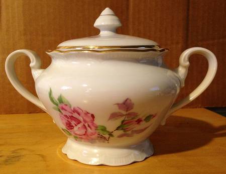 BOH165 (Scrolls, Ribs) Sugar Bowl & Lid