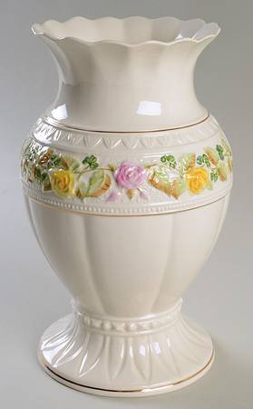 Classic Rose Collection 10" Vase