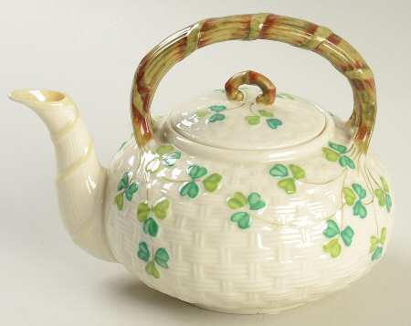 Shamrock (Older Black Backstamps) Mini Teapot & Lid