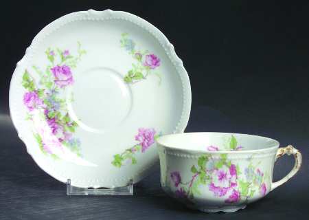 BOG86 Footed Cup & Saucer Set