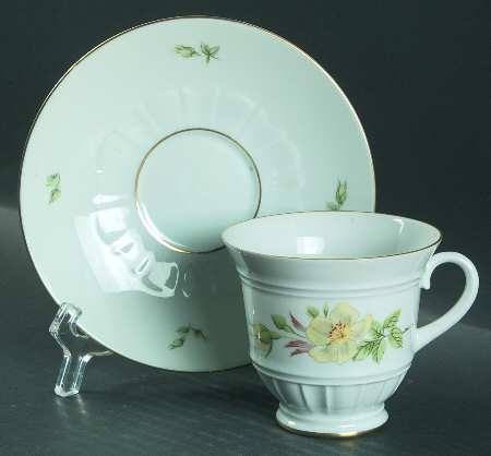 BIG60 Footed Cup & Saucer Set