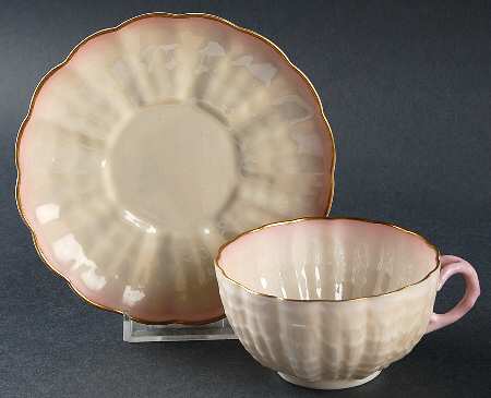 Tridacna Pink (Gold Trim) Flat Cup & Saucer Set