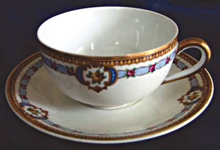 BER339 Flat Cup & Saucer Set