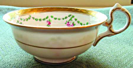RFD15 Footed Cup