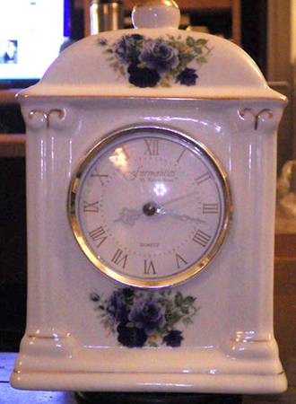 Blue Victorian Rose Collection Quartz Clock