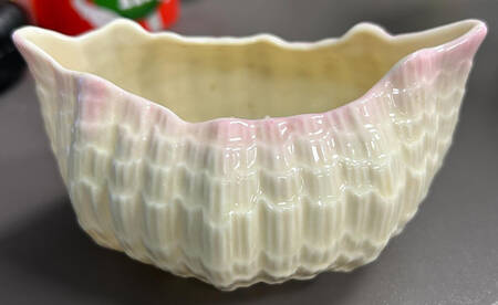 Tridacna Pink (No Trim) Open Sugar Bowl