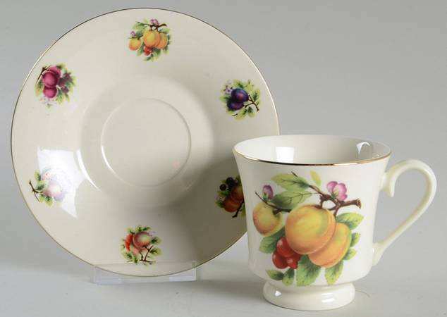 BAU54 Footed Cup & Saucer Set