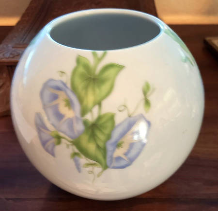 1831 5" Vase