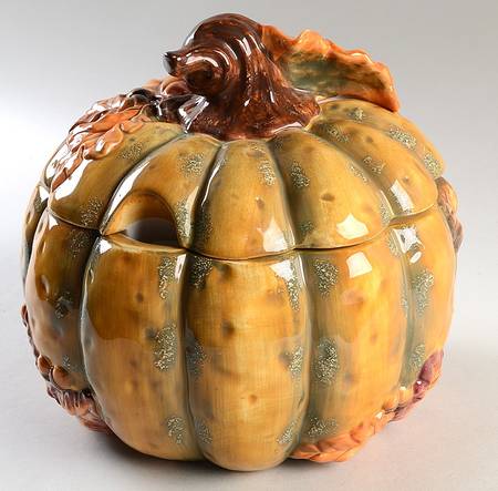 Acorn Collection Tureen &  Lid