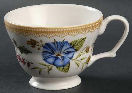 Crochet Flowers Footed Cup