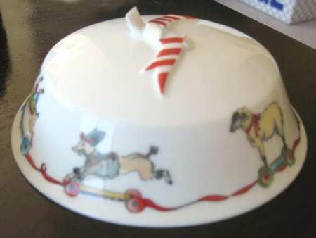 La Ronde des Jouets Lid for Muffin Dish