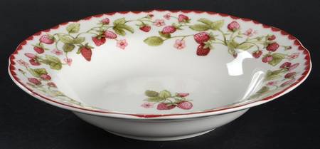 Harvest Berry Large Rim Soup Bowl