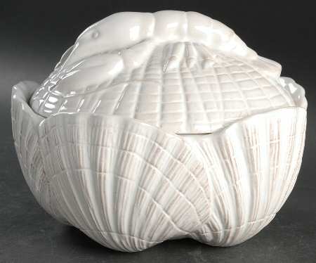 Seahorse and Seashell Menagerie White Round Covered Vegetable