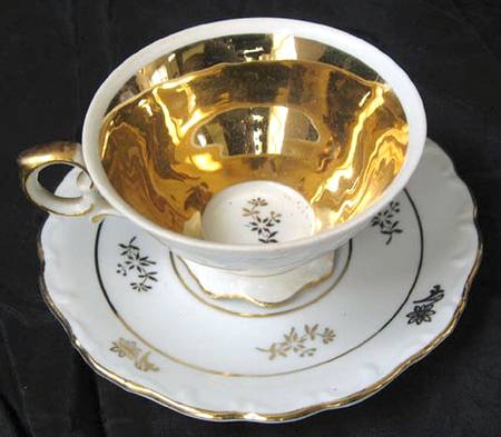 BAV319 Footed Cup & Saucer Set