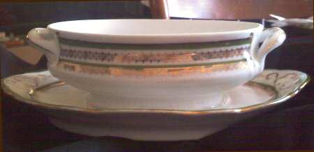 BSS80 Gravy Boat with Attached Underplate
