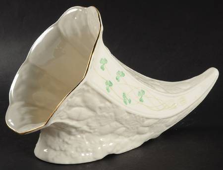 Shamrock (Gold Accent) 12" Cornucopia