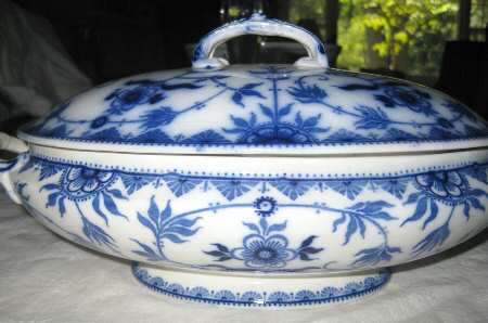 Haarlem Oval Covered Vegetable