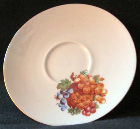 BTH4 (1-16" Gold Trim) Saucer for Flat Cup
