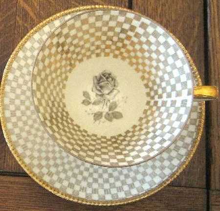 BAV343 Footed Cup & Saucer Set