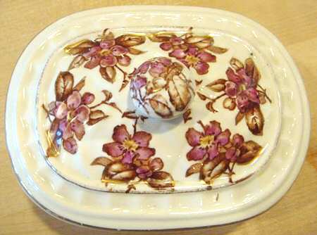Sylvia Pink and Brown Soap Dish and Lid