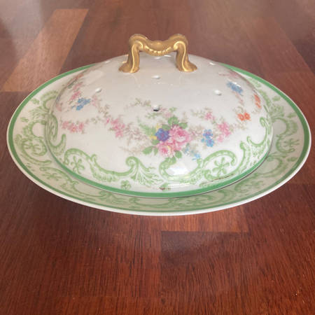 BER529 Muffin Dish & Lid
