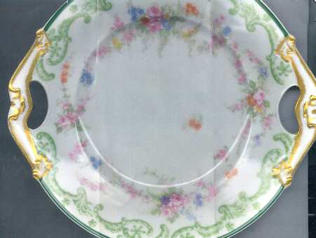 BER529 Handled Cake Plate
