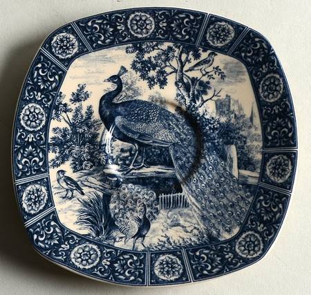 Opulent Manor Saucer